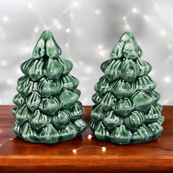 Christmas Tree Hand Painted Salt Pepper Shaker Set Ceramic Functional Art Set - Picture 16 of 16